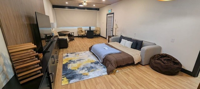Beamsville Modern Rustic Suites in Lincoln