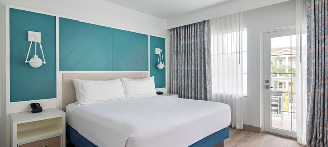 DoubleTree Suites by Hilton Naples in Naples