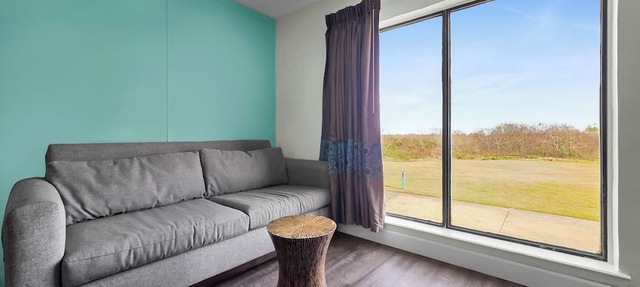 Crystal Palace Resort - Comfort King in Bolivar Peninsula
