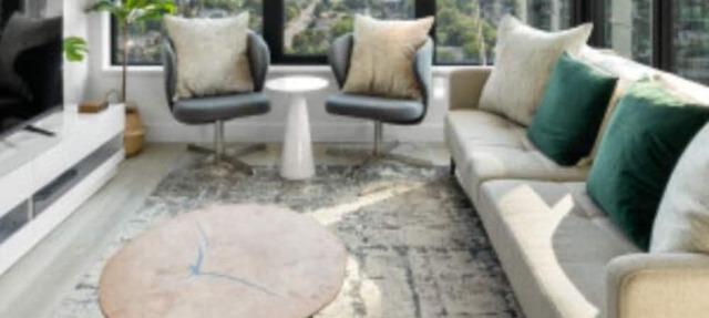 Downtown Delight: Chic 2-Bed Apartment in Kelowna's Heart in Kelowna