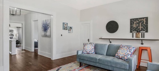 Bluebird Bungalow Spacious Home Ideal for Families and Large Groups in Wichita