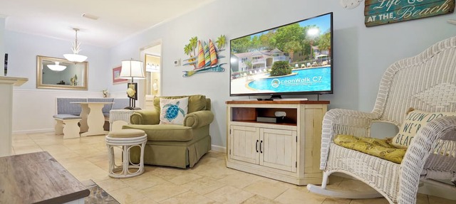 1BR Ground Floor Condo with Screened-in Porch! Reduced rates for Fall 2026! in Saint Simons Island