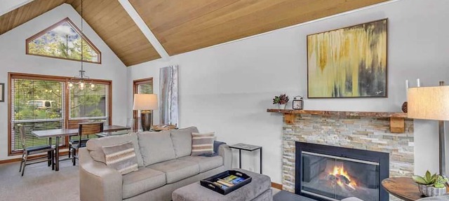 Updated, great location, by Sharc and Village mall in Sunriver