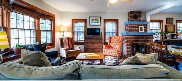 (3 Nt Min!) Lakeside Cottage Short Walk To Association Beach! in Lakeside