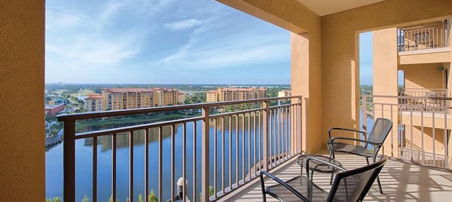 Spacious 2BD Suite - Pools/Hot Tub/Near Disney & More! in Lake Buena Vista