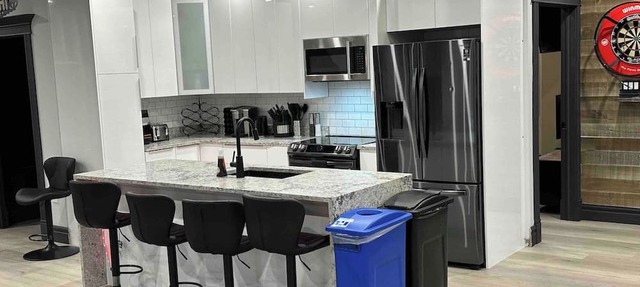 Luxury Lakefront Suite - Hot Tub & Amenities! in Hammonds Plains
