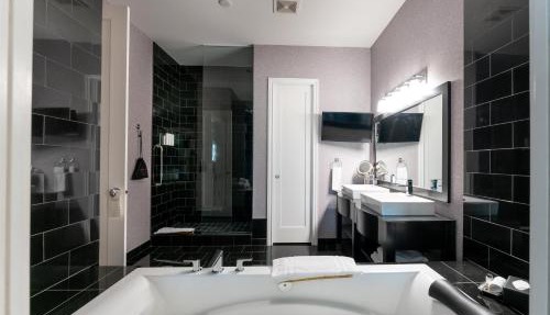 Prestige Oceanfront Resort, WorldHotels Luxury in Sooke