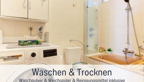 Stadtdomizil Ziegelfeld - Ruhig & Zentral, 65" TV, Südbalkon, vollausgestattete Küche, Altstadt fußläufig, Bahnhof 5-10 Min, Tiefgarage im Haus in Waldshut-Tiengen