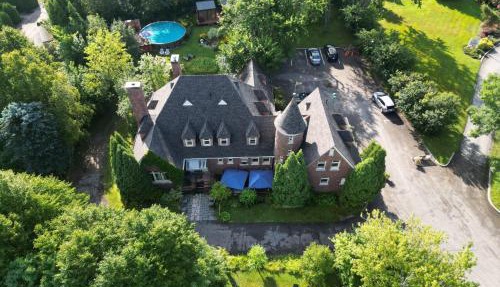 Chateau Murdock Gite in Saguenay