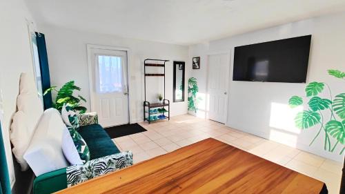 Private 4 bedrooms 2 bathrooms Free Parking in Lower Sackville